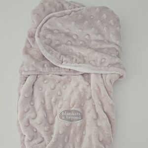 Blankets & Beyond Soft Plush Blanket